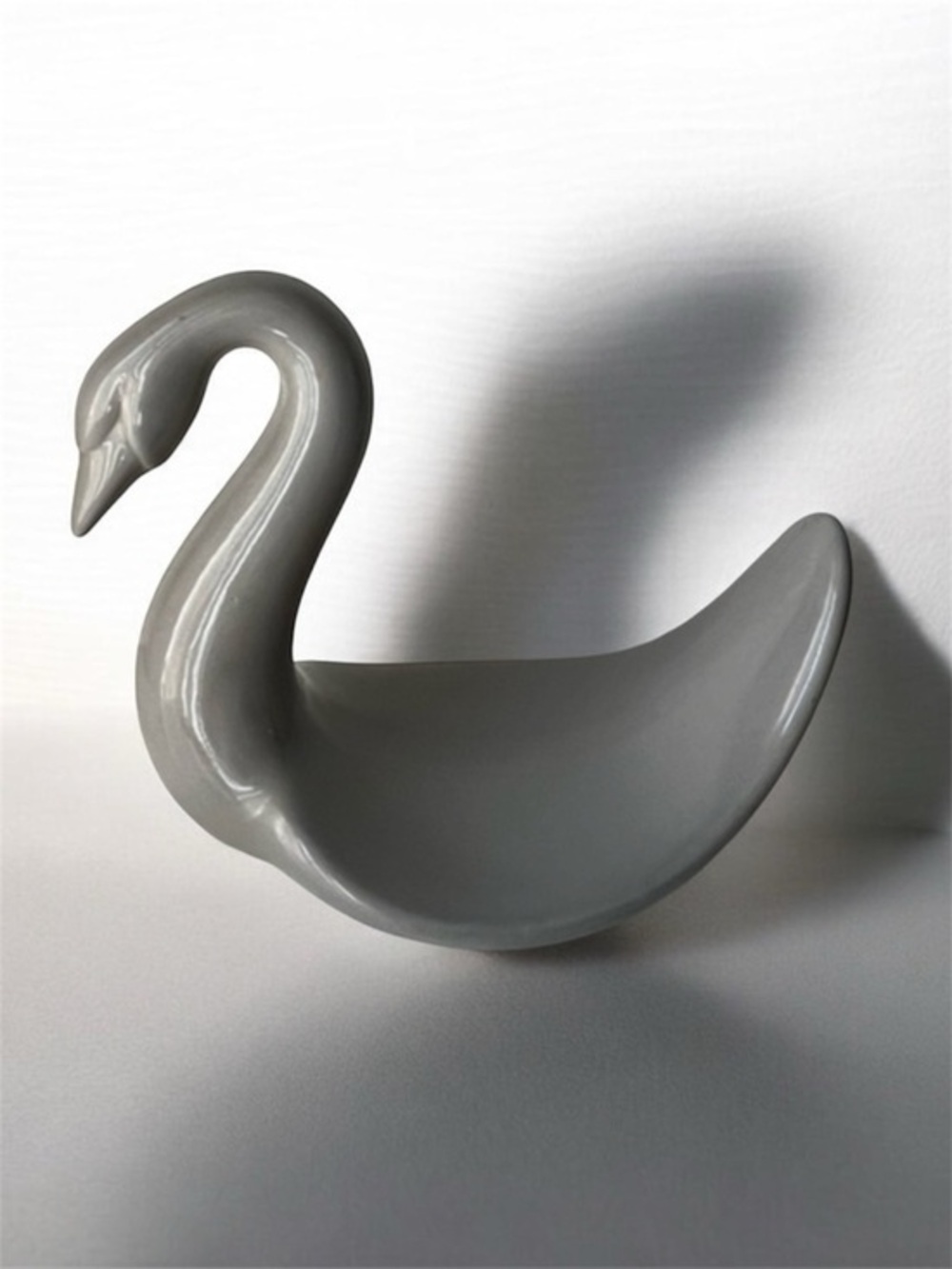 VINTAGE SWAN SOAP DISH CERAMIC Gray GLOSS GLAZE RETRO towels holder